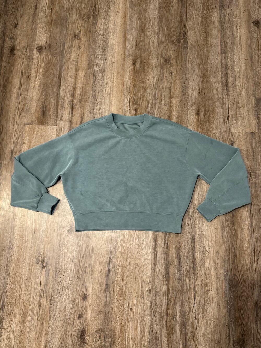 Lululemon Women's Perfectly Oversized Cropped Crew Softstreme Size 2